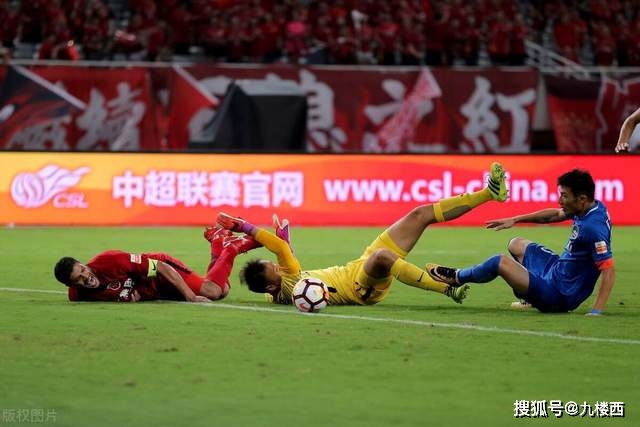 国足重庆公开训练热度不减 战巴林阵容将有较大变化